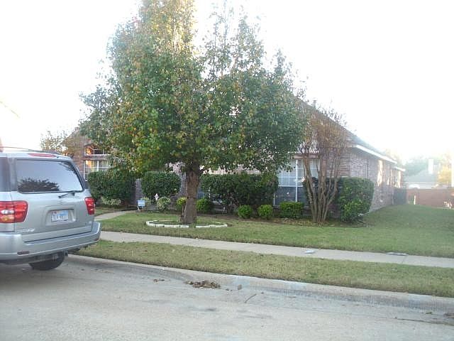 2nd image of 1400 Calhoun Ln