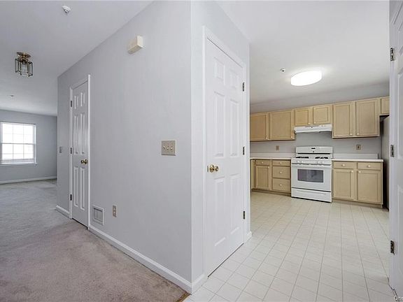 5th image of 35 Stone Creek Ln