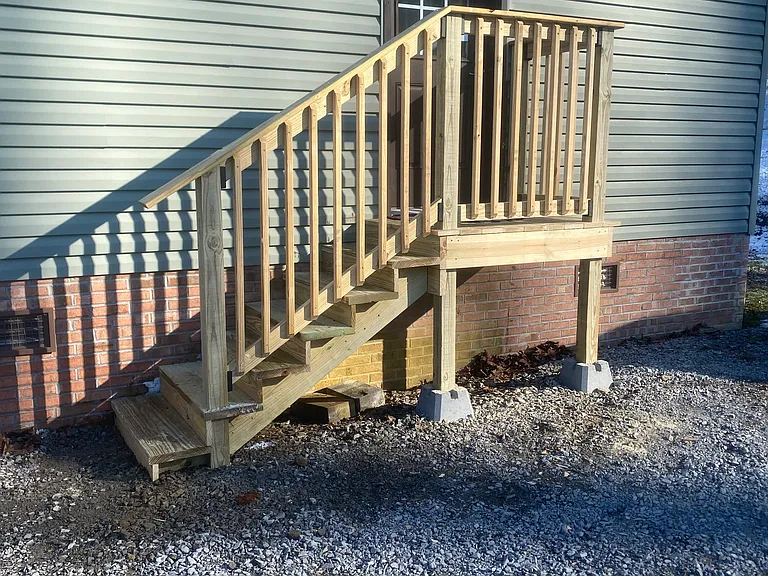 Side steps into kitchen area