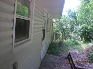 6135 Lake Rd, Mentor On The Lake, OH 44060