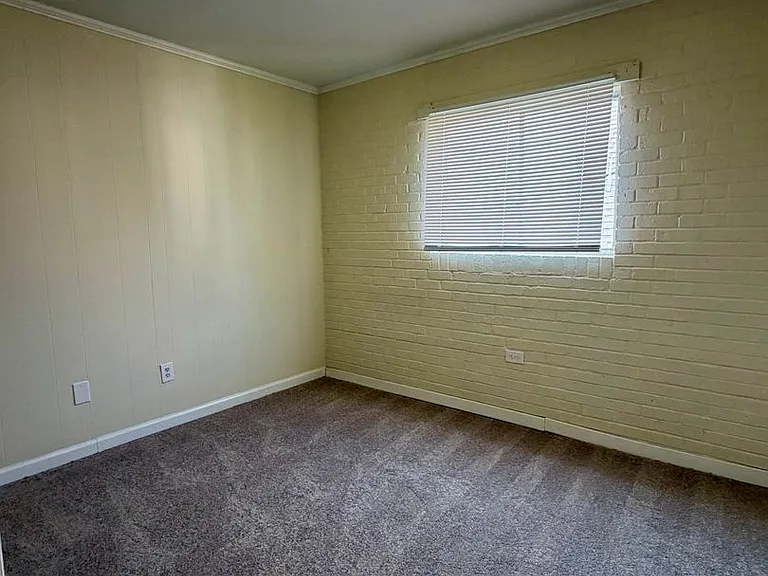 955 Violet St — Photo 10
