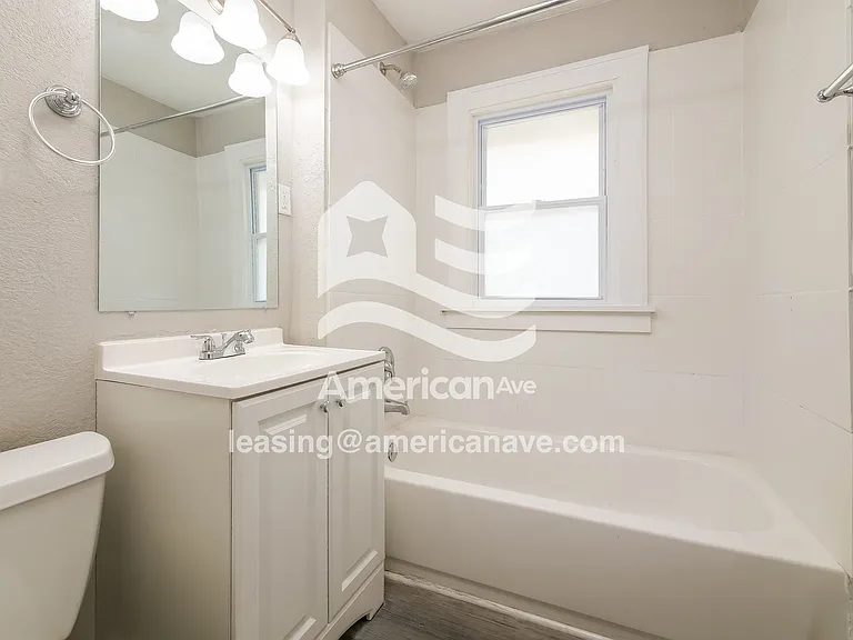 712080_013_bathroom_13935239.jpg