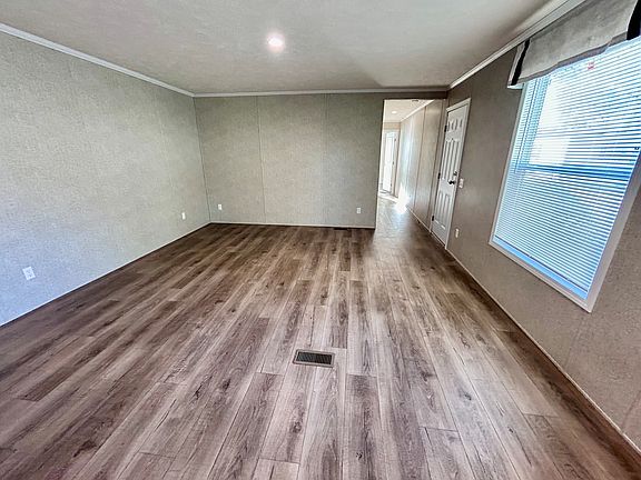 4th image of 4535 San Diego Dr