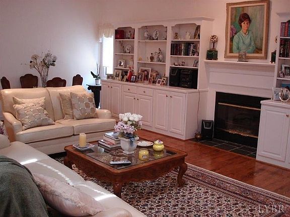 5th image of 308 St Paul Dr