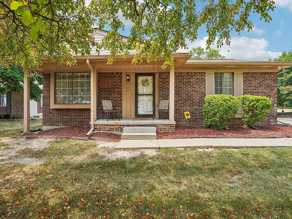 1st image of 2994 Roundtree Dr