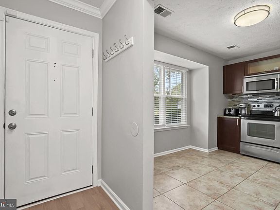 5th image of 119 Firethorn Ct Unit 11-4