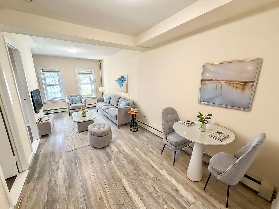 1st image of 3281 35th St #1
