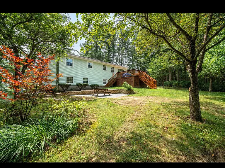 10 Cranberry Ln #A — Photo 12