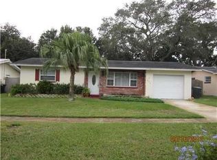979 8th Ave NE, Largo, FL 33770