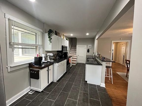 3rd image of 3969 Carrollton Ave