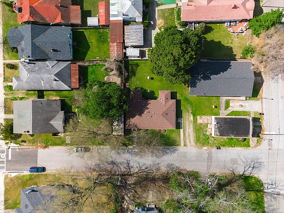 4th image of 305 1st Street