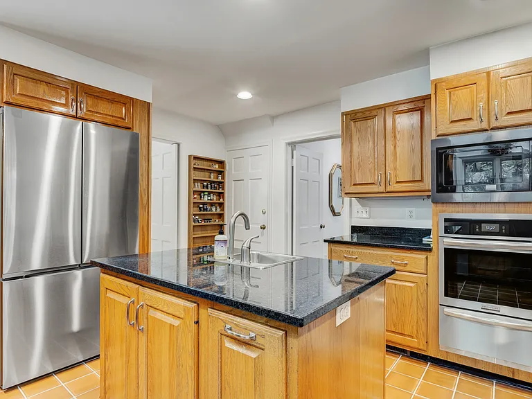 3402 Halcyon Dr — Photo 5