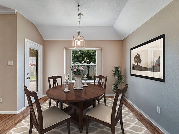 5th image of 216 Stanley Dr