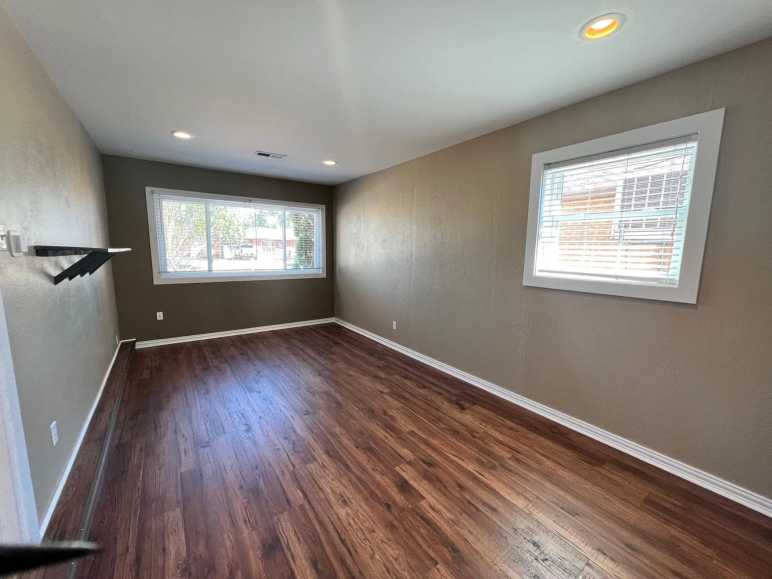 3 bed, 1707 sqft, $1,800 — Photo 4