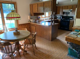 2003 Andrea Ln, Manitowoc, WI 54220