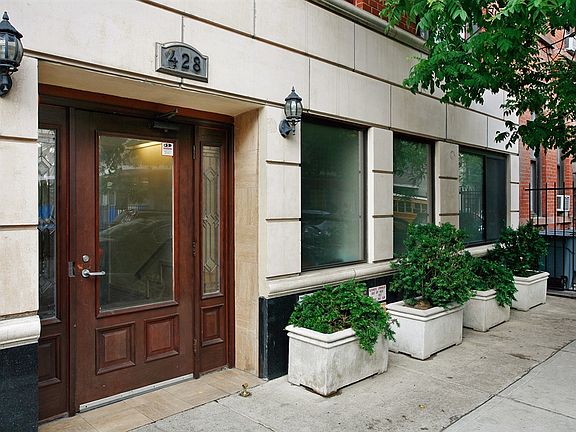 4th image of 428 W 49th St APT 1
