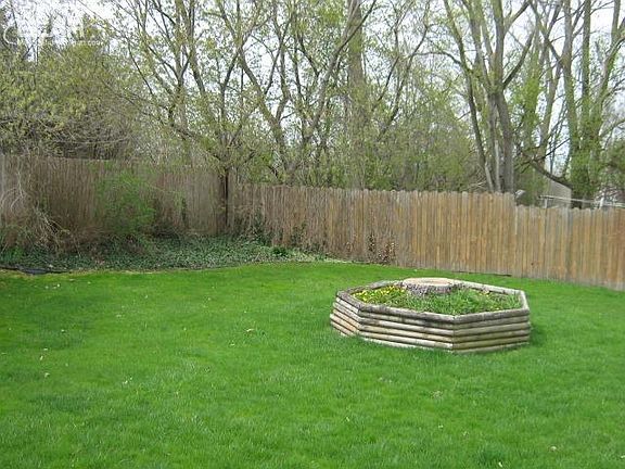 2nd image of 4324 Howe Rd