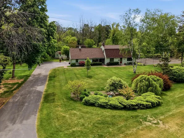 2541 Valley DRIVE, Manitowoc, WI 54220