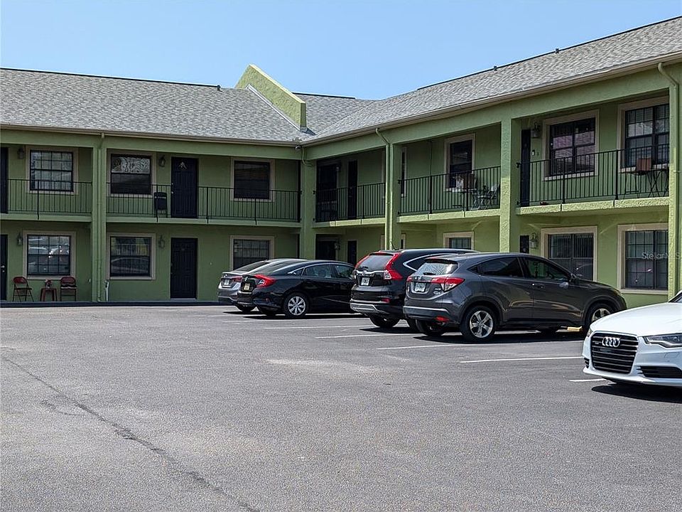 1st image of 4416 N CLARK AVENUE #4