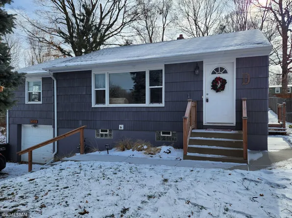 5057 Shoreline Dr, Mound, MN 55364