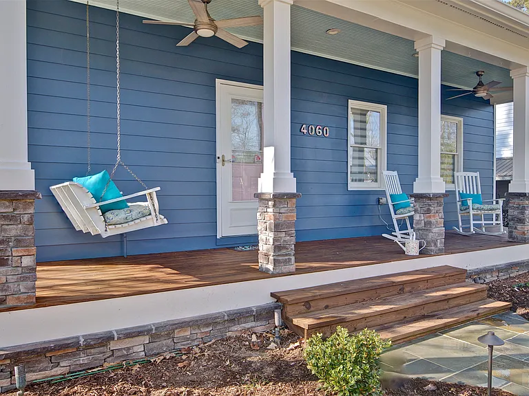 4060 Merritt Dr — Photo 2