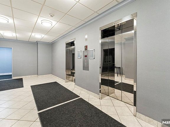 4th image of 170 Lafayette Ave #1B