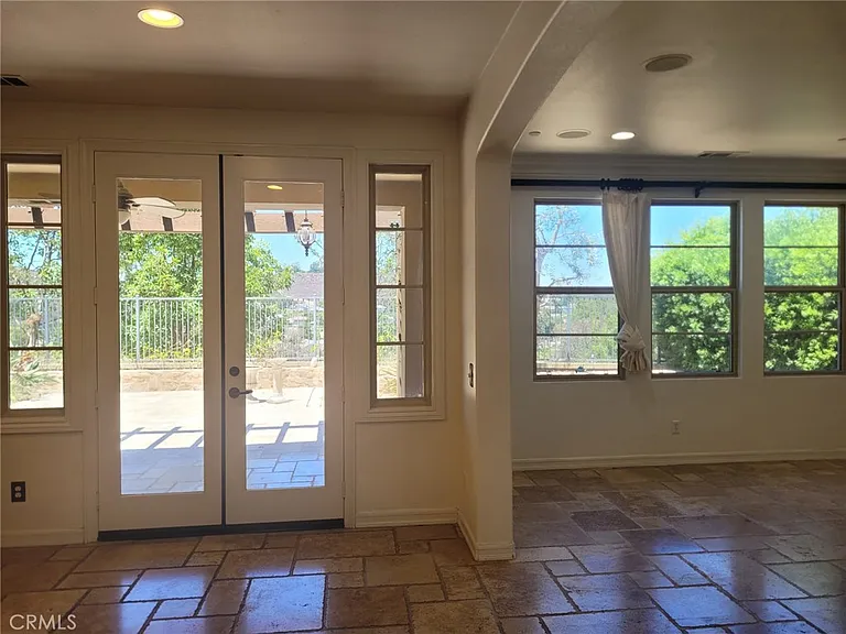 55 Valley Ter — Photo 15