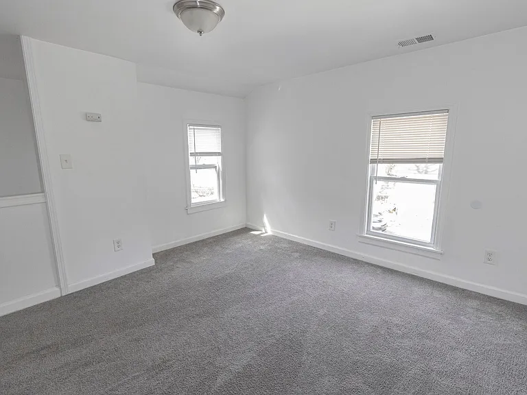 125 Bell St #B — Photo 12