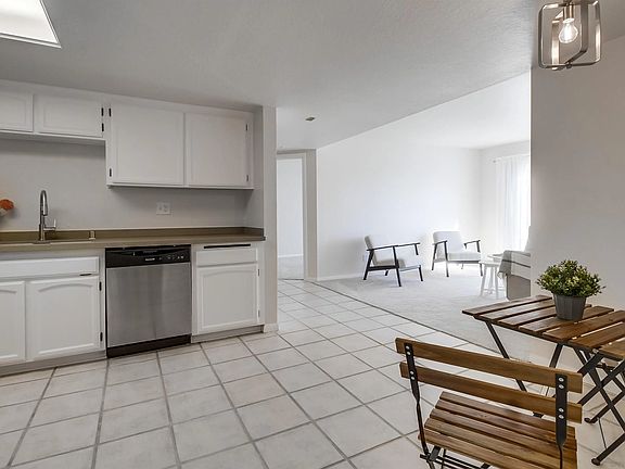 5th image of 2825 3rd Ave Unit 405