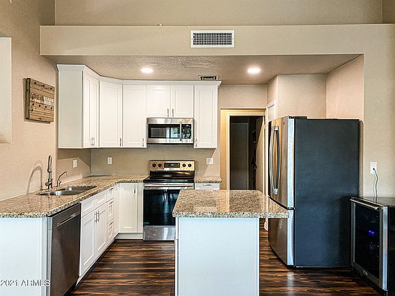 2nd image of 908 W Oraibi Dr