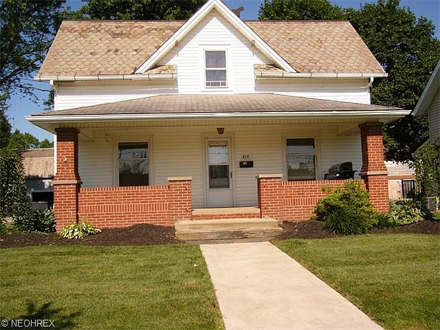 1st image of 819 S Main St