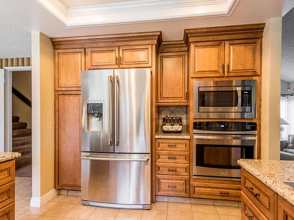 4th image of 846 Saint Kitts Ct