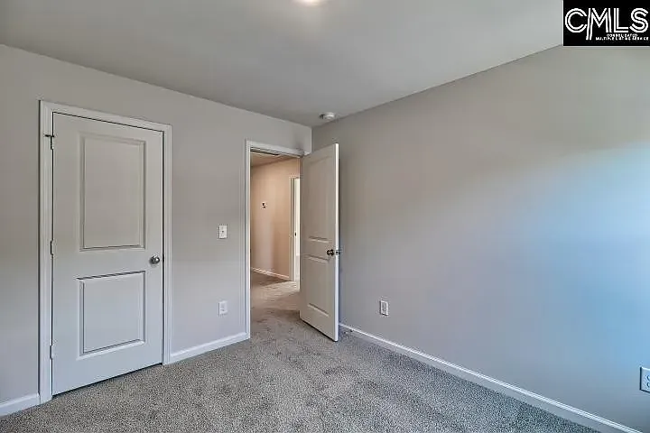 462 Middlebury Ln — Photo 13