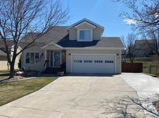 1217 Clover Ridge Ct, Rapid City, SD 57701