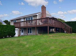 33 Willow Ave, Narragansett, RI 02882
