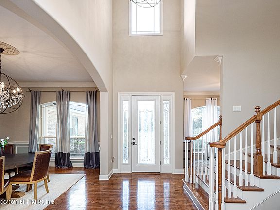 3rd image of 745 Peppervine Ave