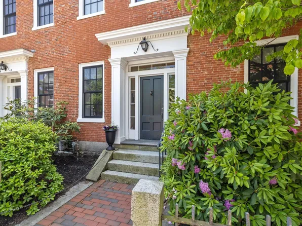 290 Pleasant St APT 5, Portsmouth, NH 03801