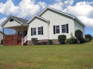 1578 W Carthage Rd, Lumberton, NC 28360