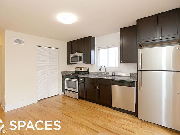 2nd image of 1029 W Wellington Ave #3