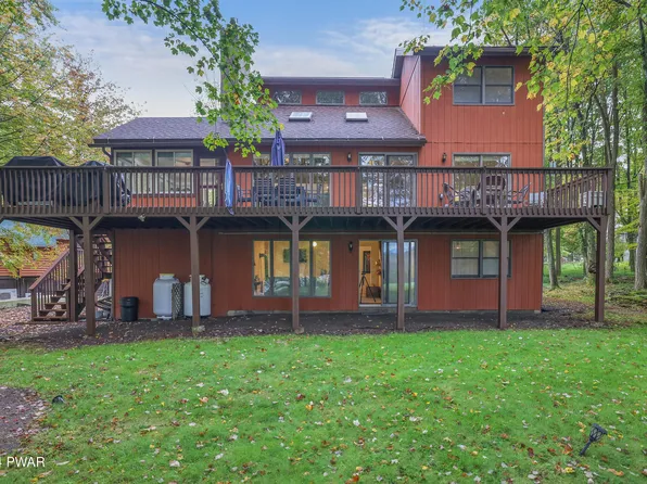 32 Par Dr, Lake Ariel, PA 18436