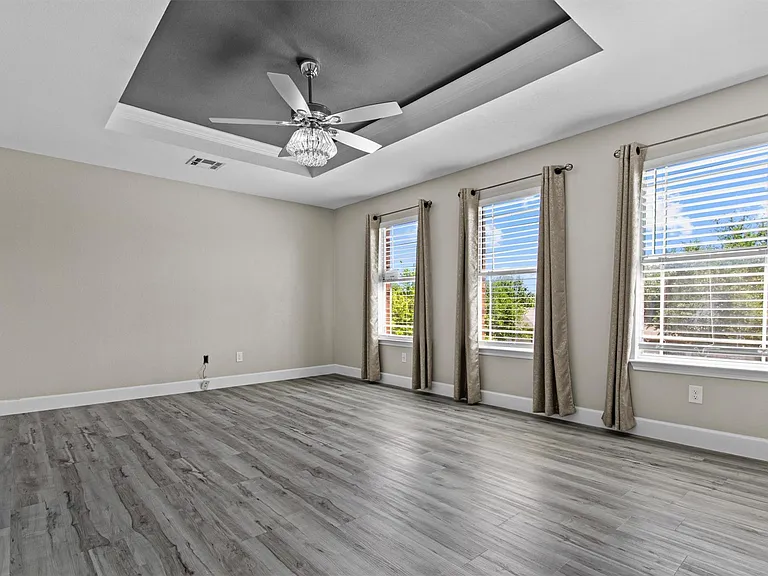 303 Quail Hollow Dr — Photo 26