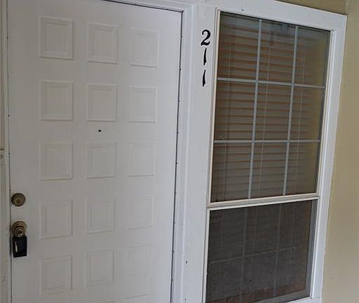 3rd image of 921 Marine Dr APT 211