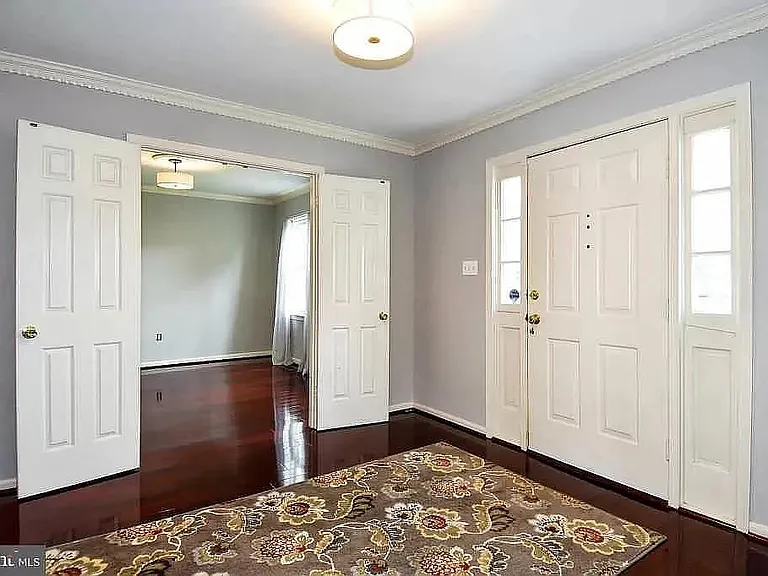 7800 Antiopi St — Photo 3