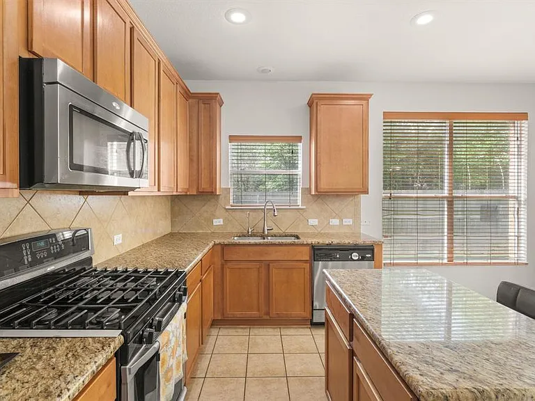 11412 Lemuel Ln — Photo 6