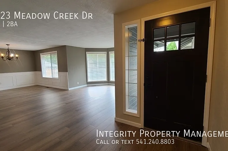 2423 Meadow Creek Dr — Photo 7