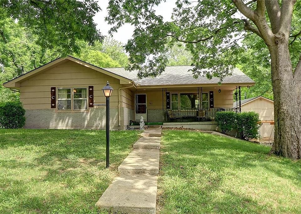 1st image of 2715 Cedar Crest Dr