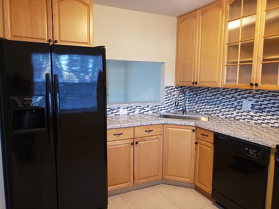 4th image of 1494 Springside Dr #1