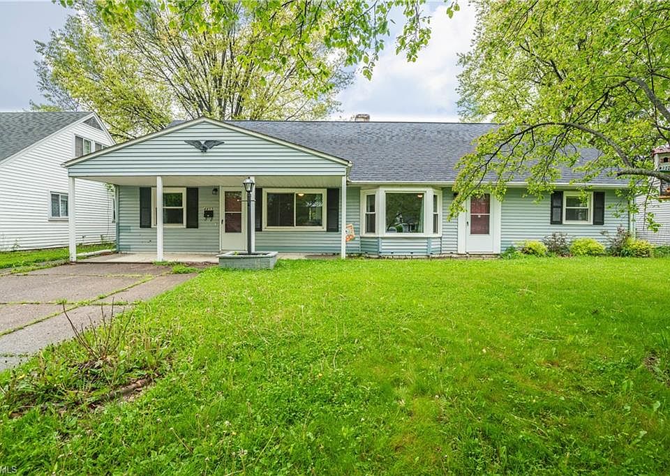 1st image of 4855 Beachwood Dr