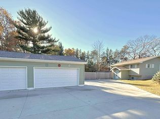 1689 Archer Ln, Nekoosa, WI 54457