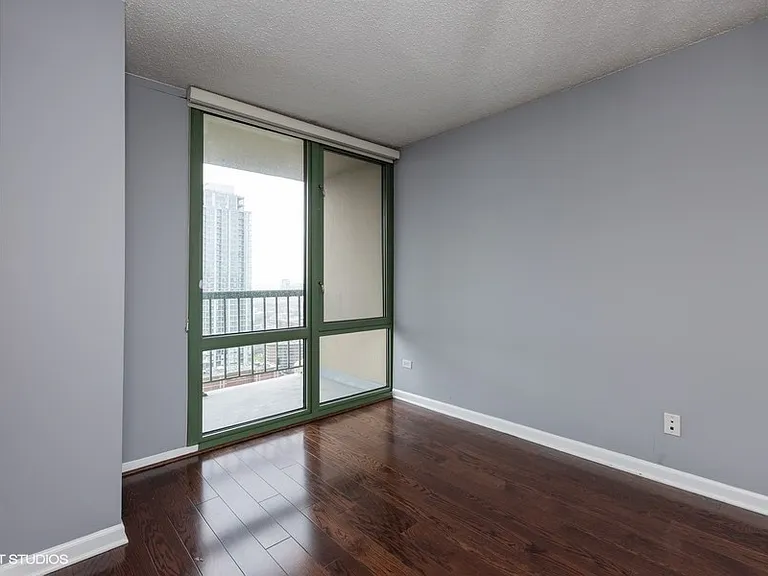 111 W Maple St #2408 — Photo 9